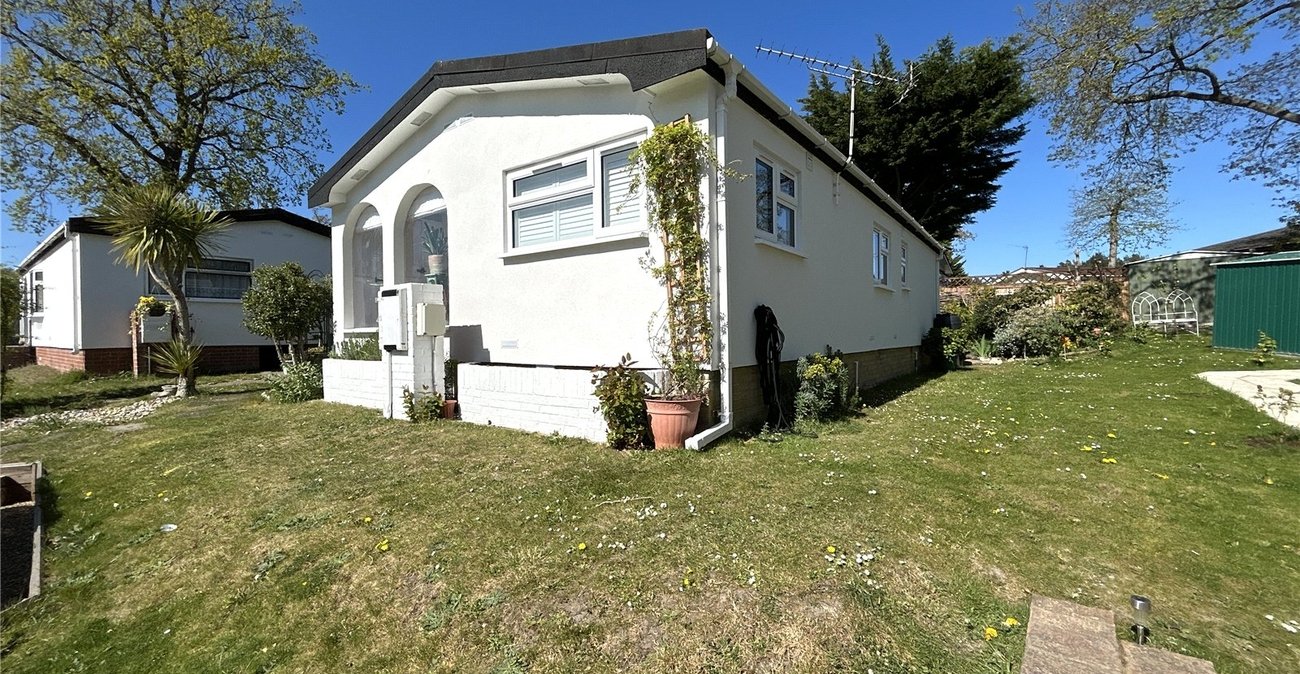 2 bedroom bungalow for sale in Old London Road | Robinson Jackson