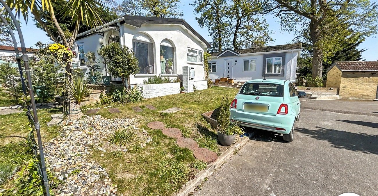 2 bedroom bungalow for sale in Old London Road | Robinson Jackson