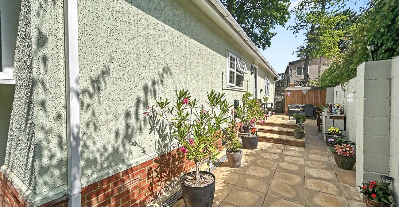3 bedroom bungalow for sale in Old London Road | Robinson Jackson