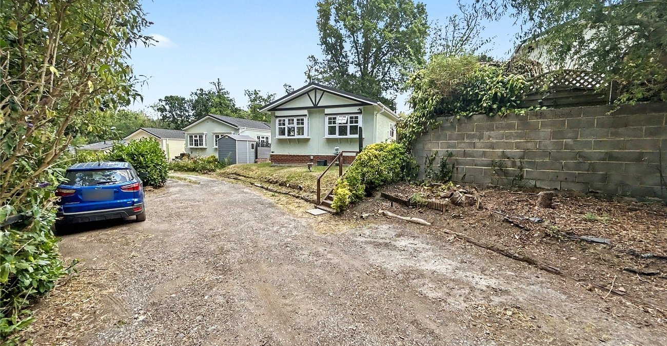 3 bedroom bungalow for sale in Old London Road | Robinson Jackson