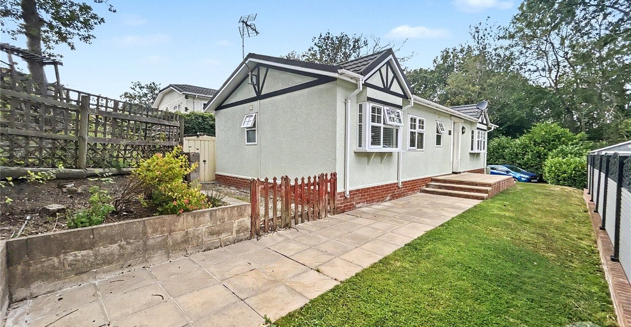 3 bedroom bungalow for sale in Old London Road | Robinson Jackson