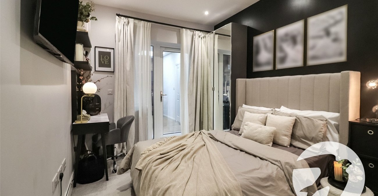 2 bedroom property for sale in The Quarry | Robinson Jackson