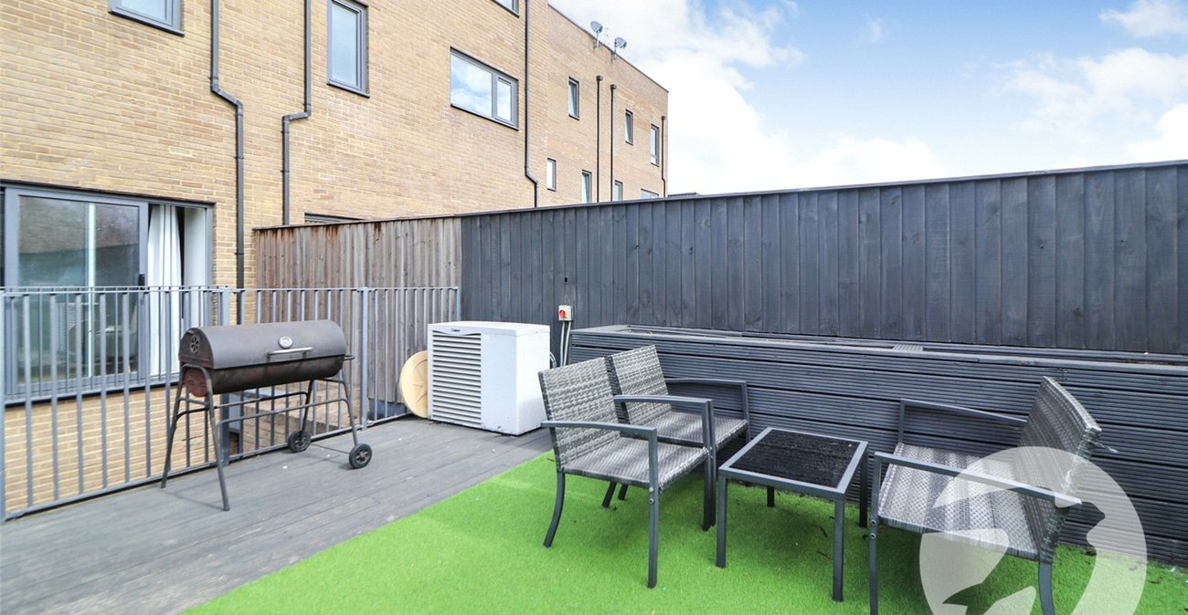 2 bedroom property for sale in Erith | Robinson Jackson