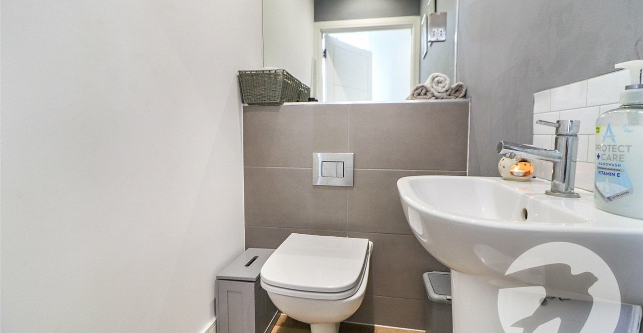 2 bedroom property for sale in Erith | Robinson Jackson