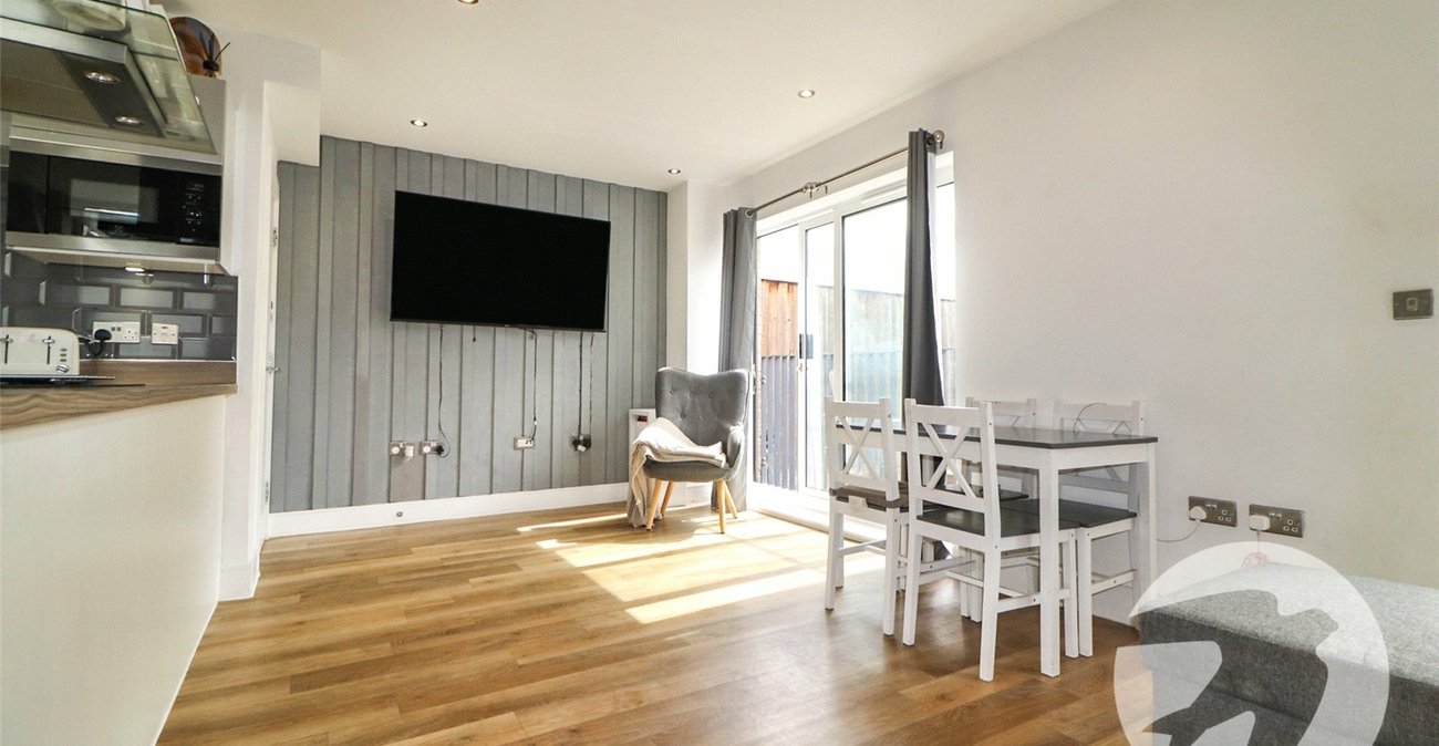 2 bedroom property for sale in Erith | Robinson Jackson