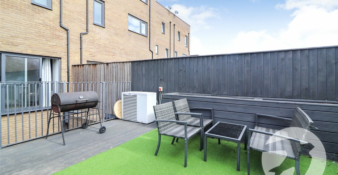 2 bedroom property for sale in Erith | Robinson Jackson