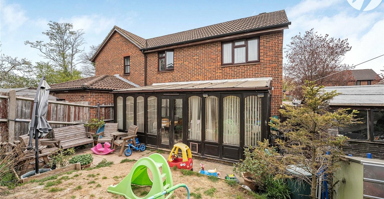 3 bedroom house for sale in Swanley | Robinson Jackson