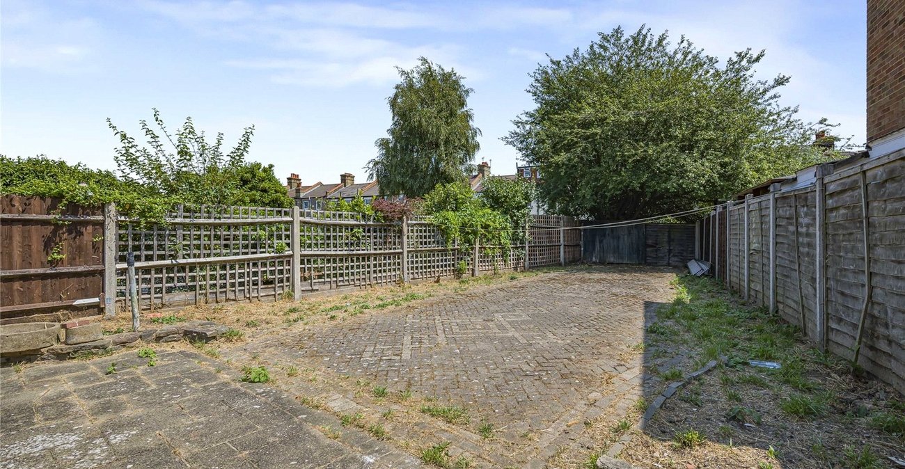 3 bedroom house for sale in Welling | Robinson Jackson