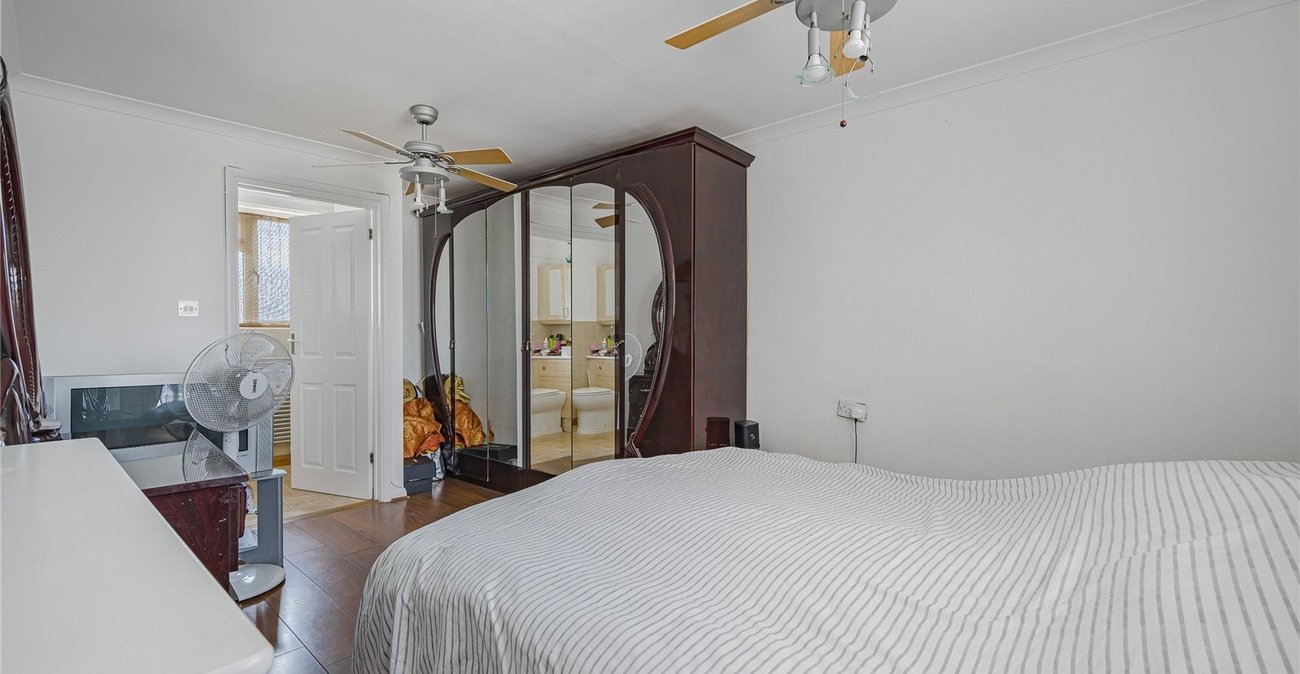 3 bedroom house for sale in Welling | Robinson Jackson