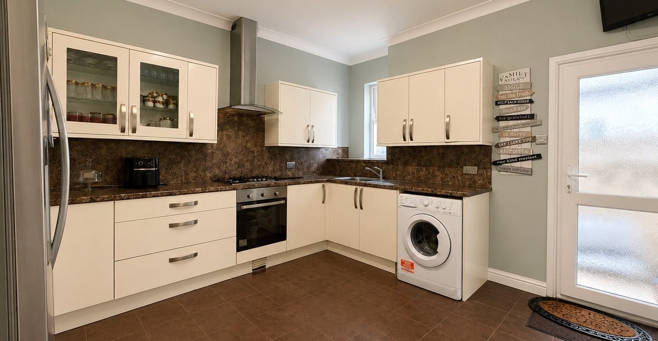 5 bedroom house for sale in Gillingham | Robinson Michael & Jackson