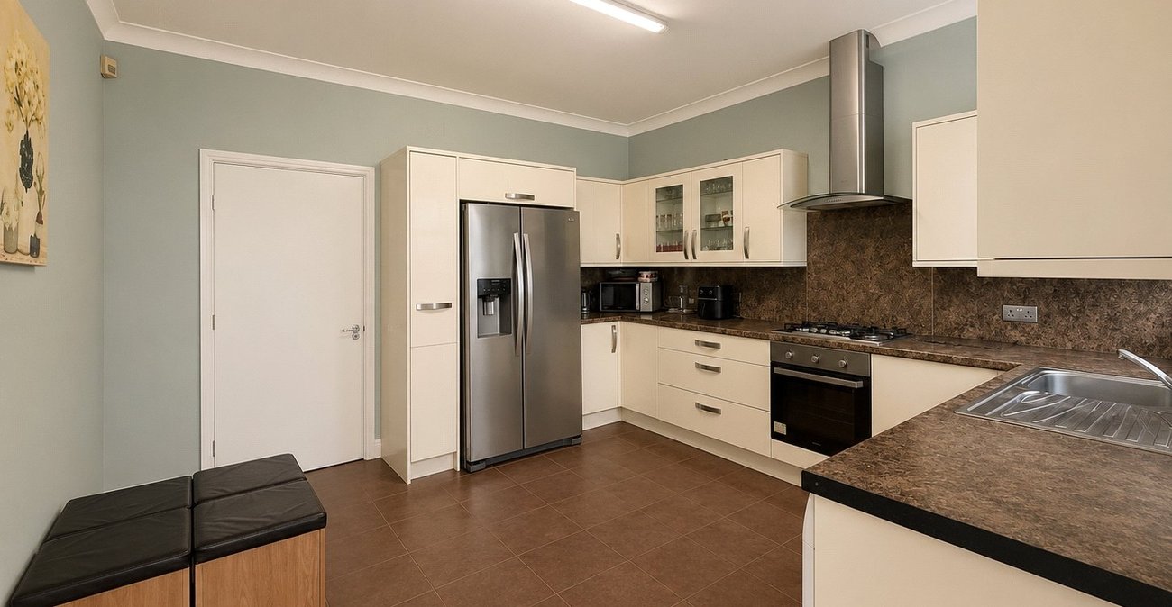 5 bedroom house for sale in Gillingham | Robinson Michael & Jackson