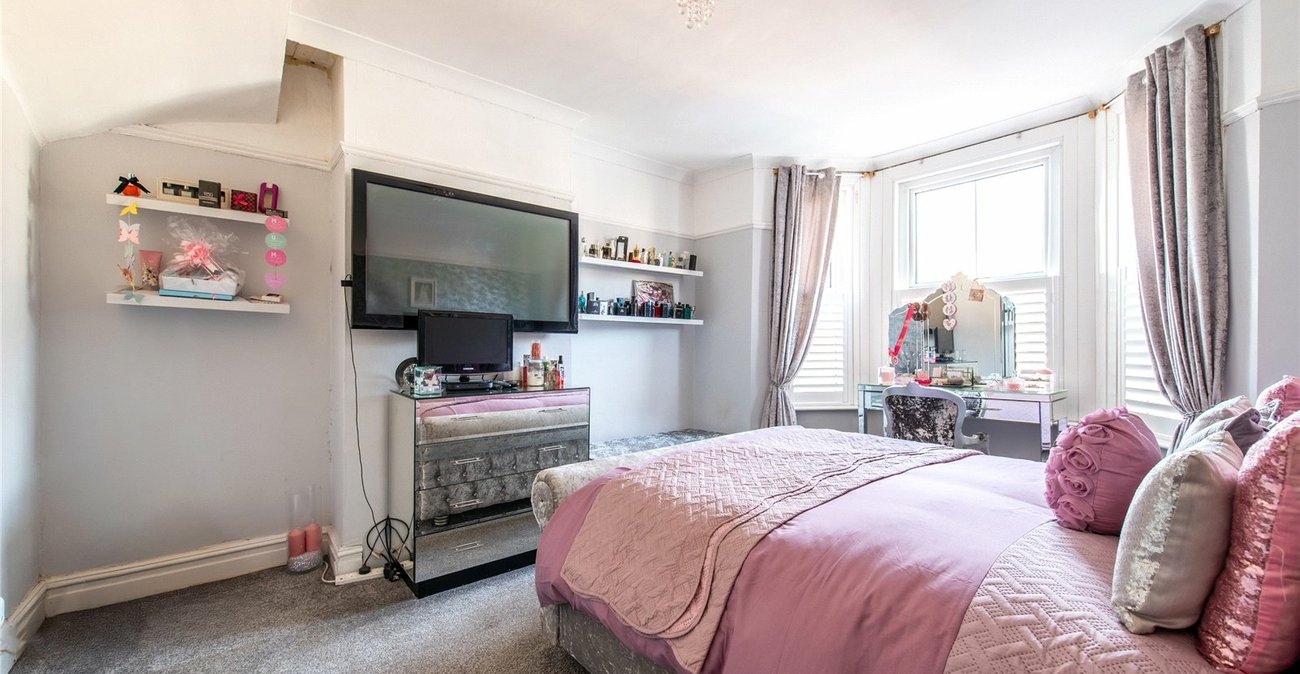 6 bedroom house for sale in Gillingham | Robinson Michael & Jackson