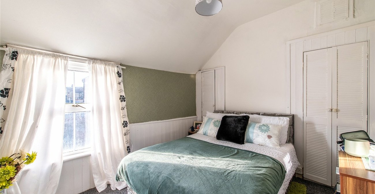 6 bedroom house for sale in Gillingham | Robinson Michael & Jackson