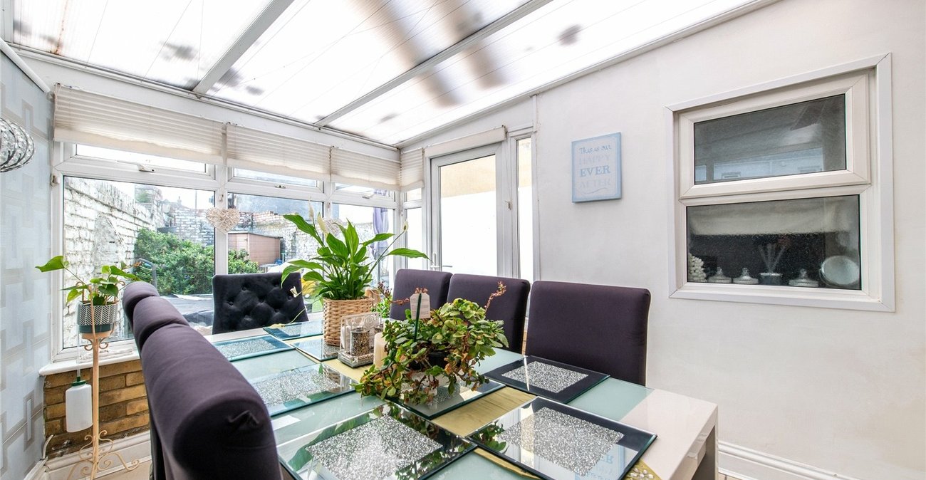 6 bedroom house for sale in Gillingham | Robinson Michael & Jackson