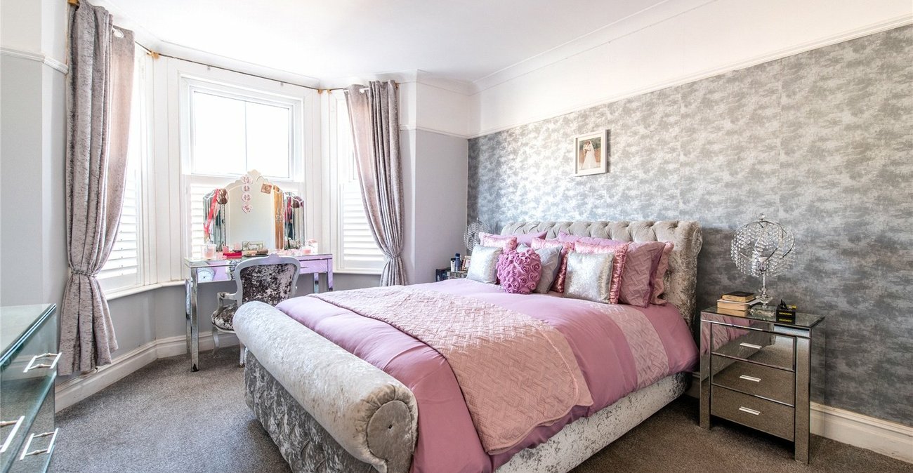 6 bedroom house for sale in Gillingham | Robinson Michael & Jackson