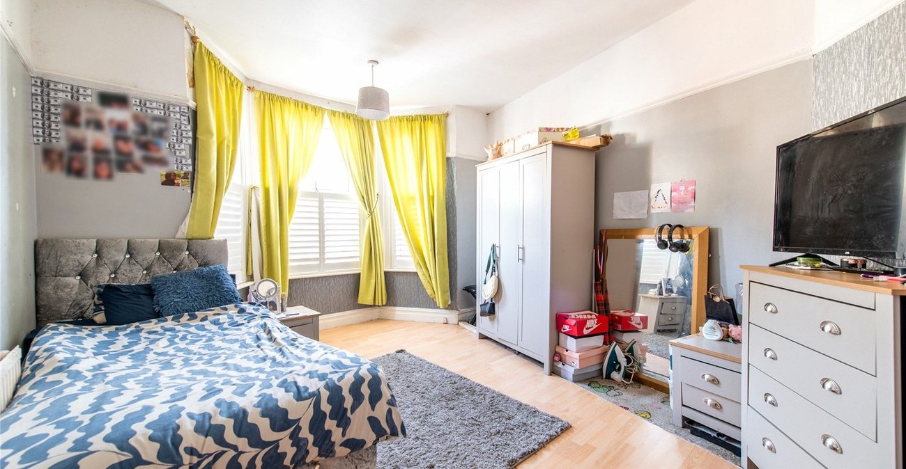 6 bedroom house for sale in Gillingham | Robinson Michael & Jackson