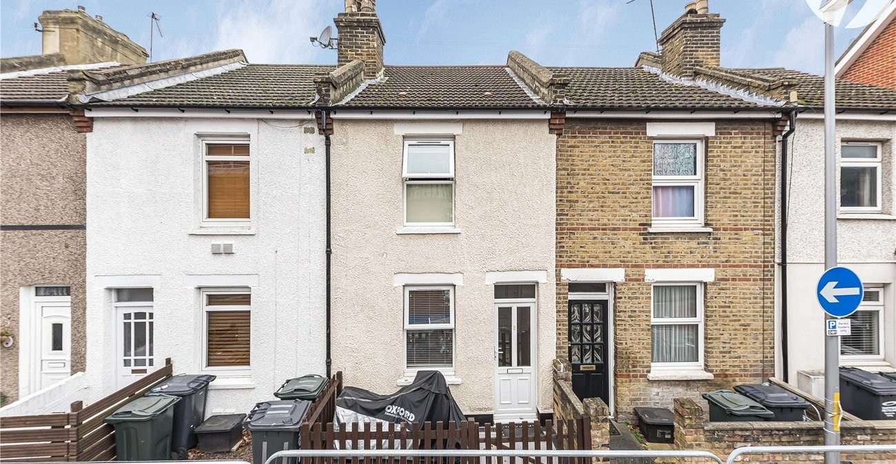 2 bedroom house for sale in Dartford | Robinson Jackson