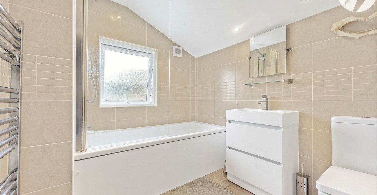 2 bedroom house for sale in Dartford | Robinson Jackson