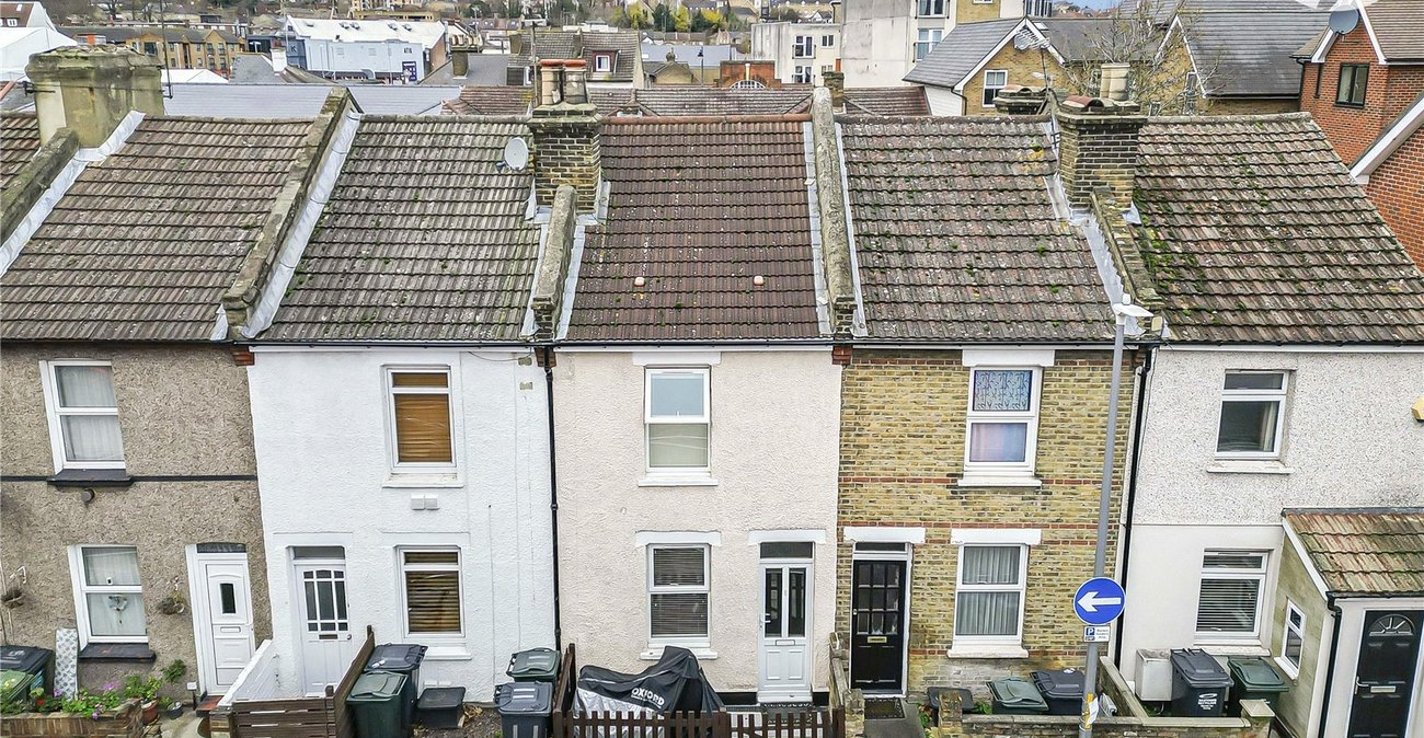 2 bedroom house for sale in Dartford | Robinson Jackson