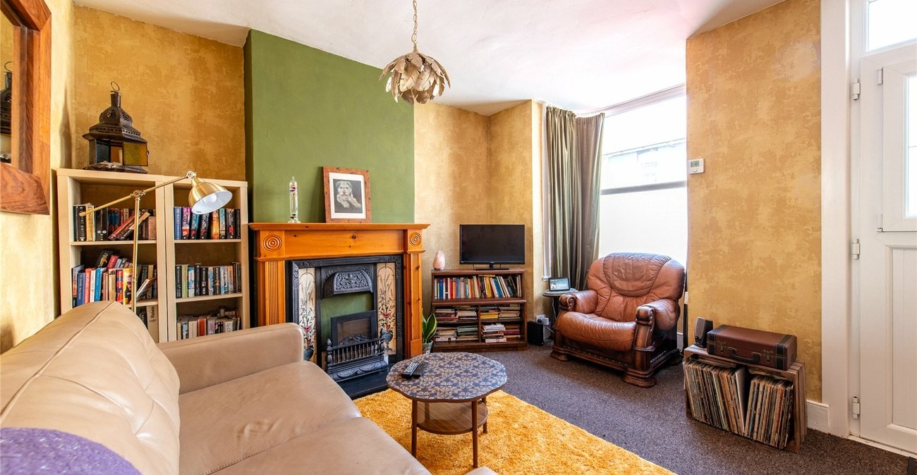 2 bedroom house for sale in Gravesend | Robinson Michael & Jackson