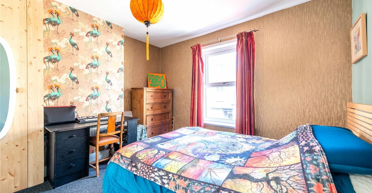 2 bedroom house for sale in Gravesend | Robinson Michael & Jackson