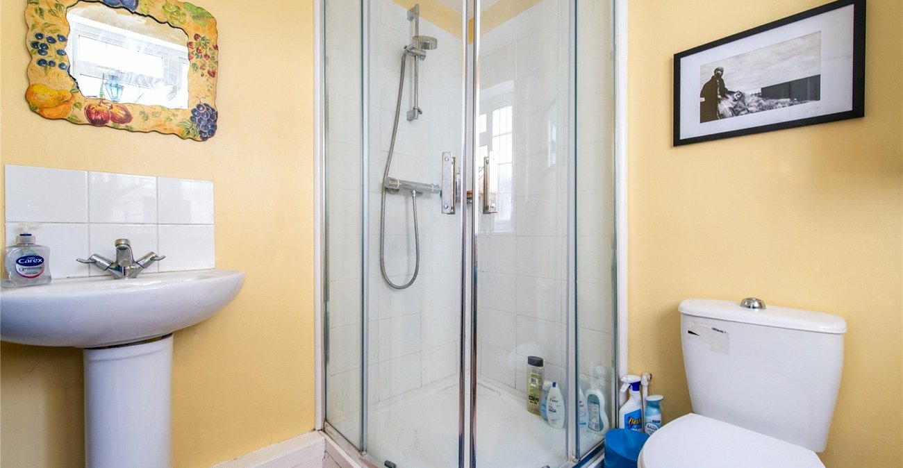 2 bedroom house for sale in Gravesend | Robinson Michael & Jackson