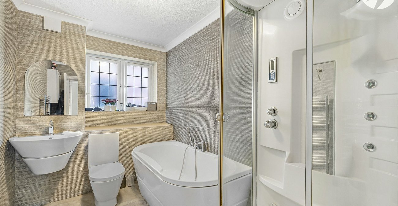 4 bedroom house for sale in West Dartford | Robinson Jackson