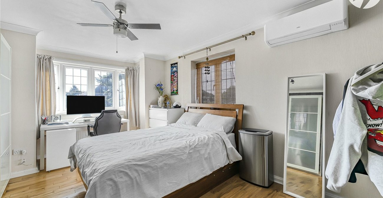 4 bedroom house for sale in West Dartford | Robinson Jackson