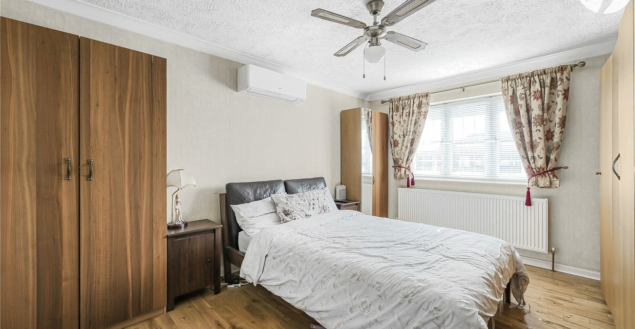 4 bedroom house for sale in West Dartford | Robinson Jackson