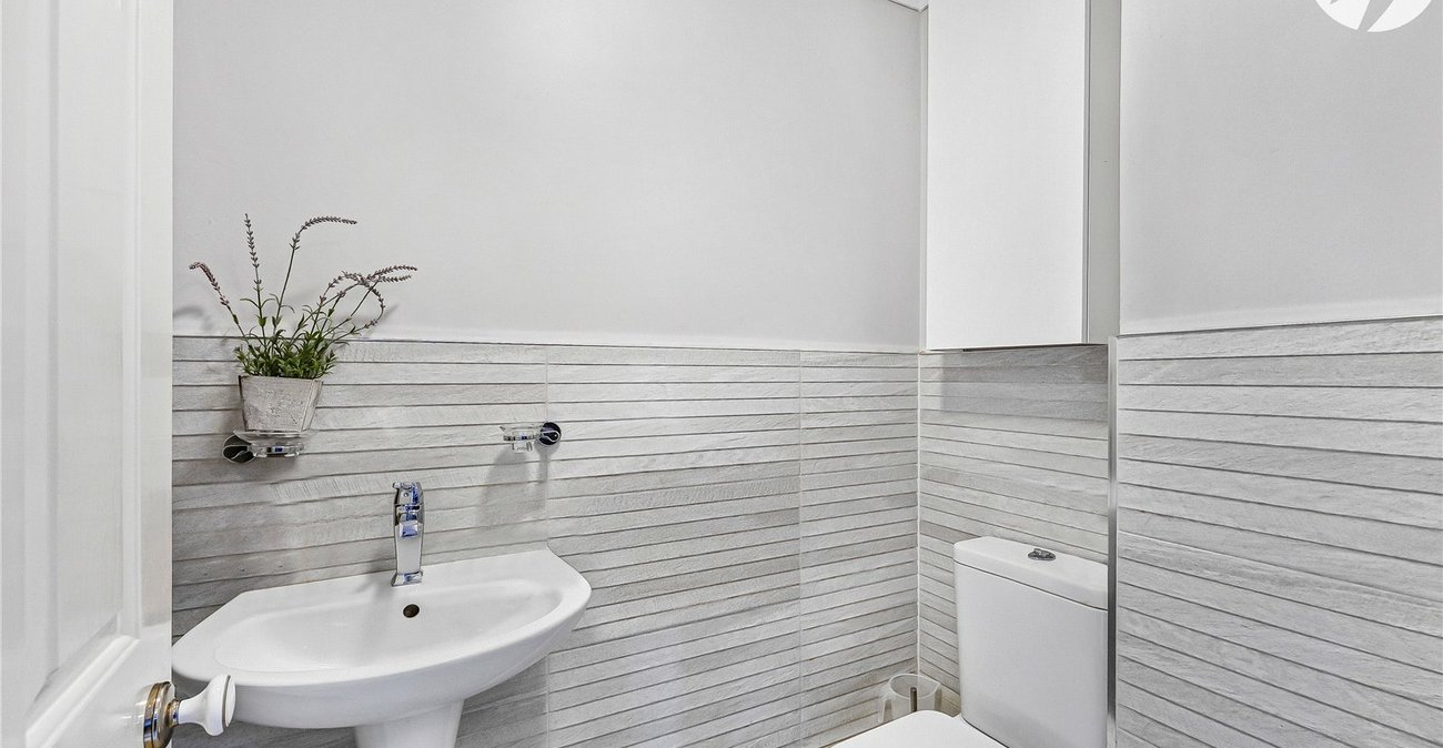 4 bedroom house for sale in West Dartford | Robinson Jackson