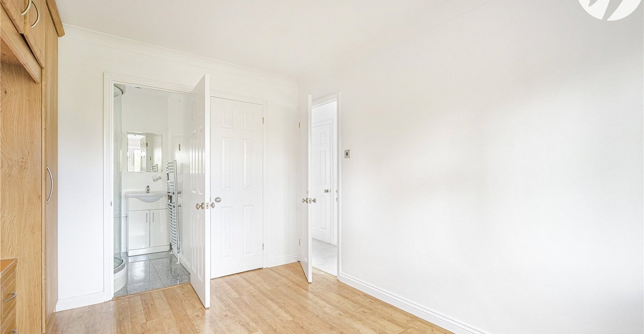 4 bedroom house for sale in West Dartford | Robinson Jackson