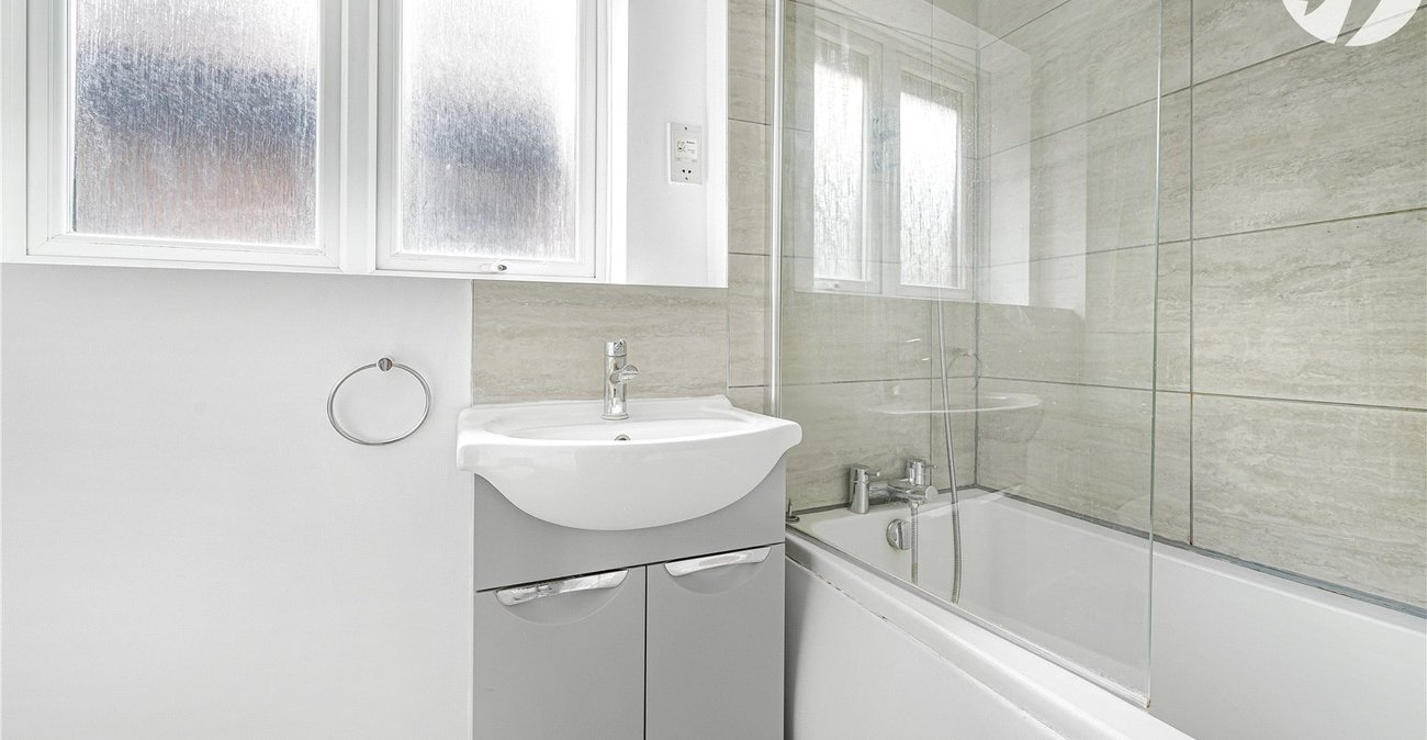 4 bedroom house for sale in West Dartford | Robinson Jackson