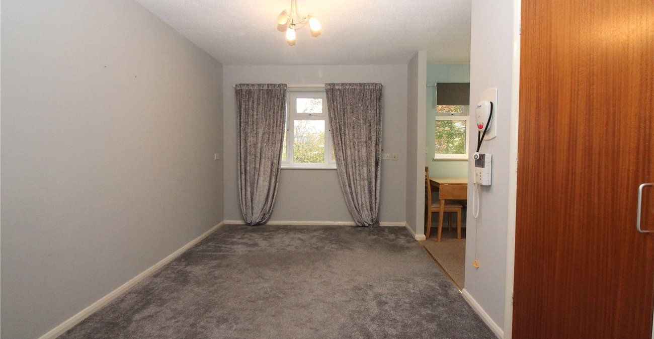 1 bedroom property for sale in Lords Wood | Robinson Michael & Jackson