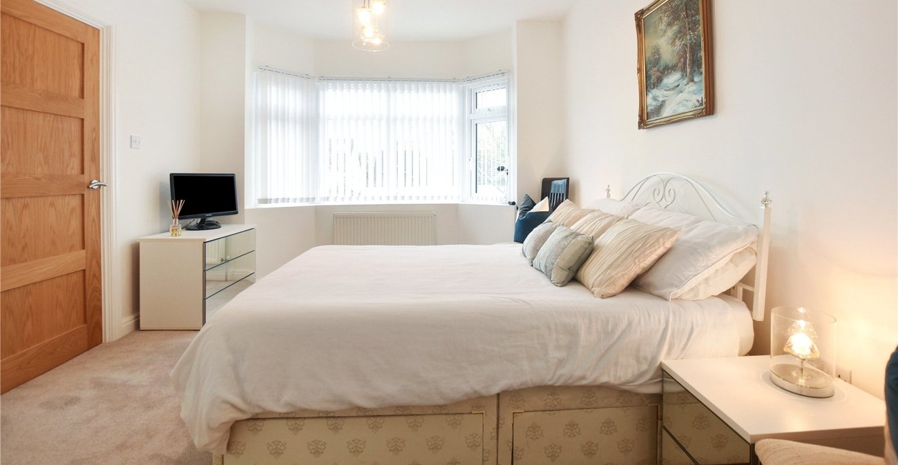 4 bedroom bungalow for sale in Bexley | Robinson Jackson