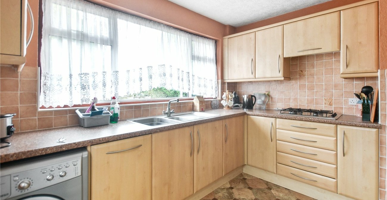 3 bedroom bungalow for sale in Dartford | Robinson Jackson