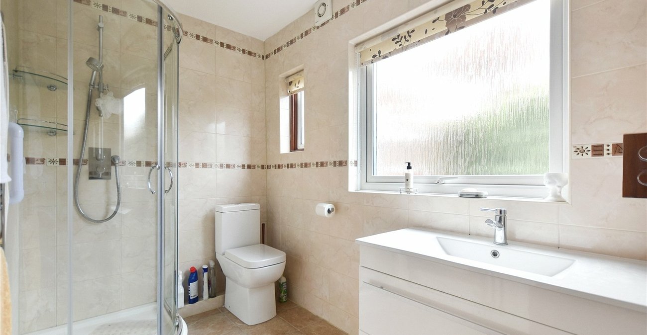 3 bedroom bungalow for sale in Dartford | Robinson Jackson