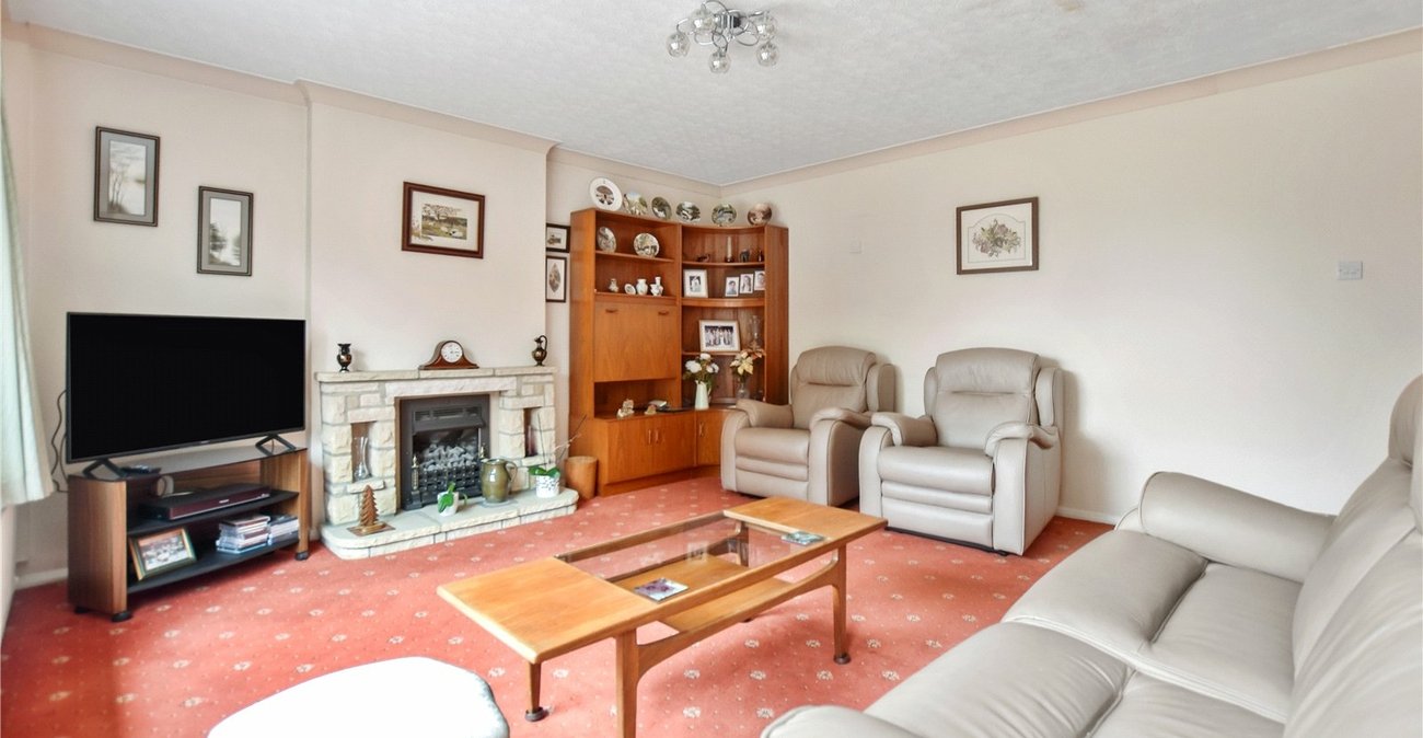 3 bedroom bungalow for sale in Dartford | Robinson Jackson