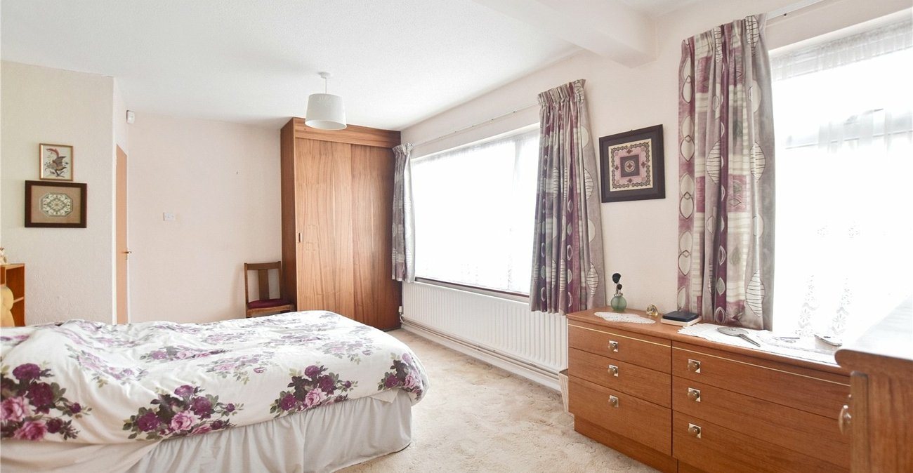 3 bedroom bungalow for sale in Dartford | Robinson Jackson