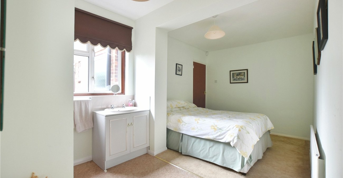 3 bedroom bungalow for sale in Dartford | Robinson Jackson