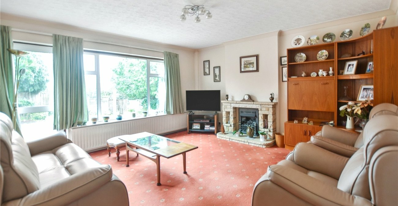 3 bedroom bungalow for sale in Dartford | Robinson Jackson