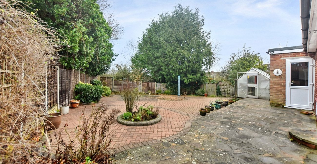 3 bedroom bungalow for sale in Dartford | Robinson Jackson