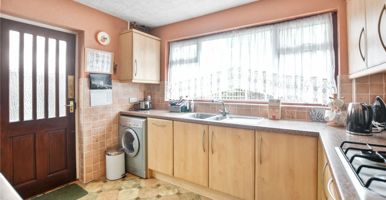 3 bedroom bungalow for sale in Dartford | Robinson Jackson