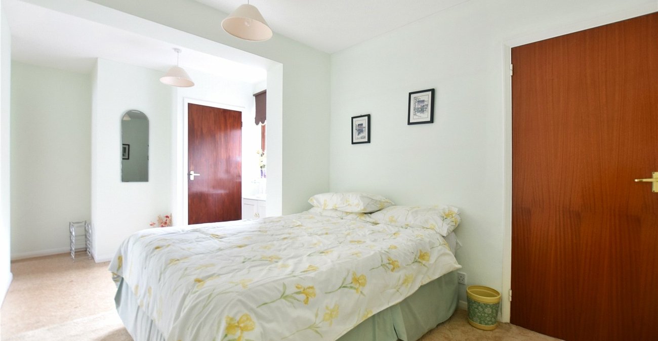 3 bedroom bungalow for sale in Dartford | Robinson Jackson