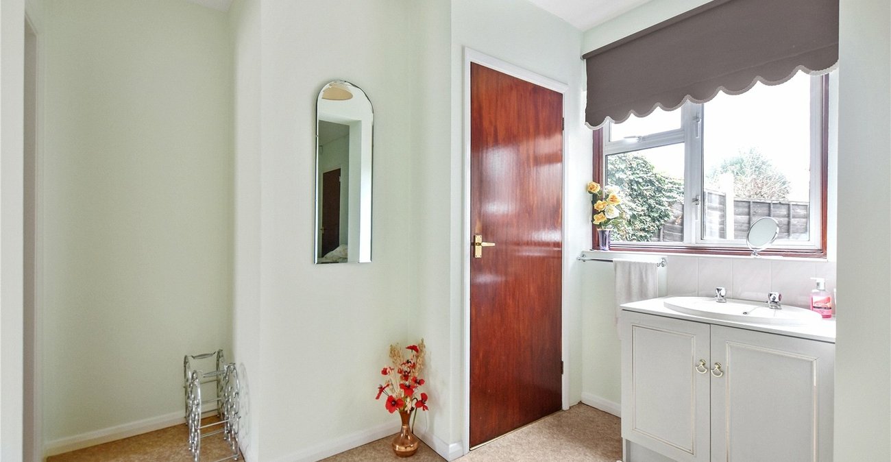3 bedroom bungalow for sale in Dartford | Robinson Jackson