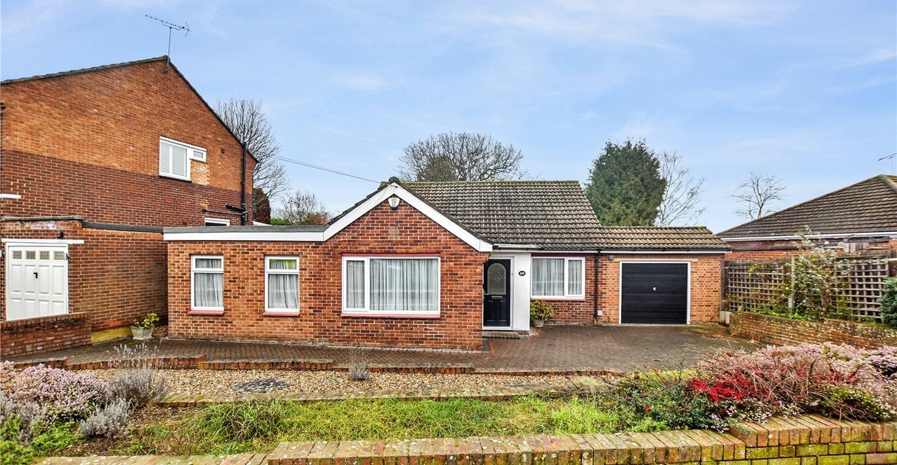 3 bedroom bungalow for sale in Dartford | Robinson Jackson