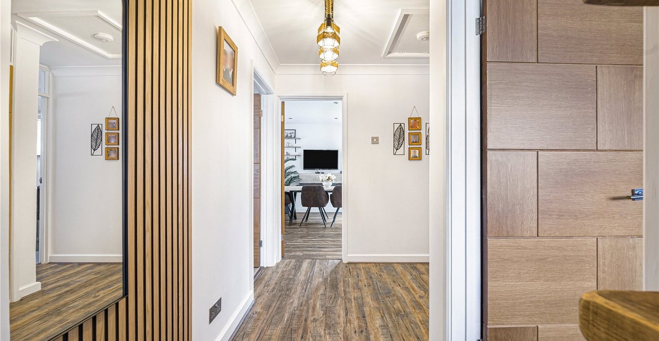 2 bedroom bungalow for sale in Dartford | Robinson Jackson