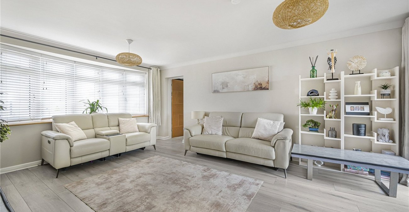 2 bedroom bungalow for sale in Dartford | Robinson Jackson
