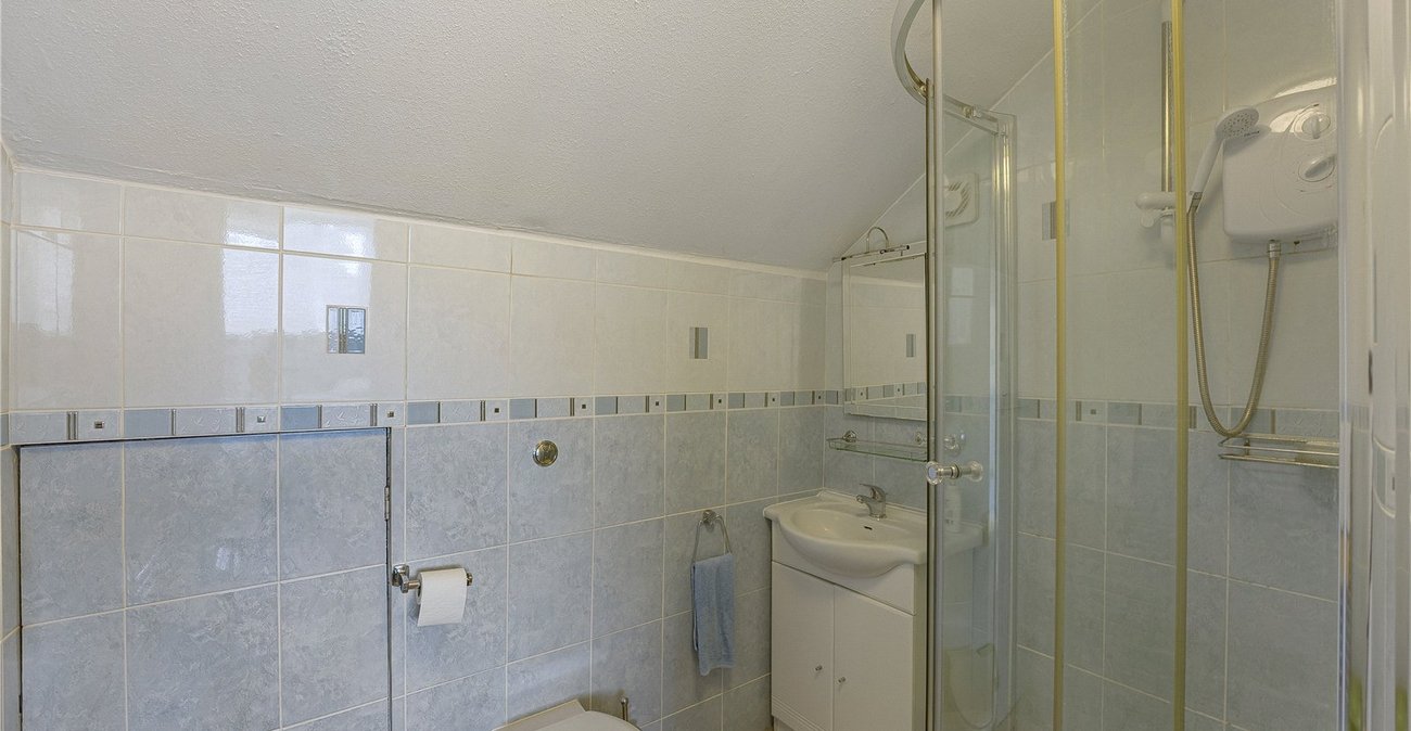 3 bedroom bungalow for sale in Dartford | Robinson Jackson