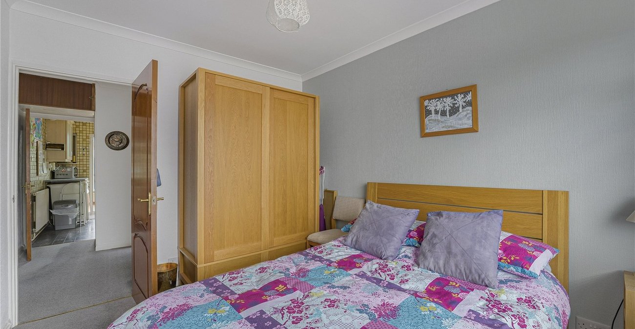 3 bedroom bungalow for sale in Dartford | Robinson Jackson