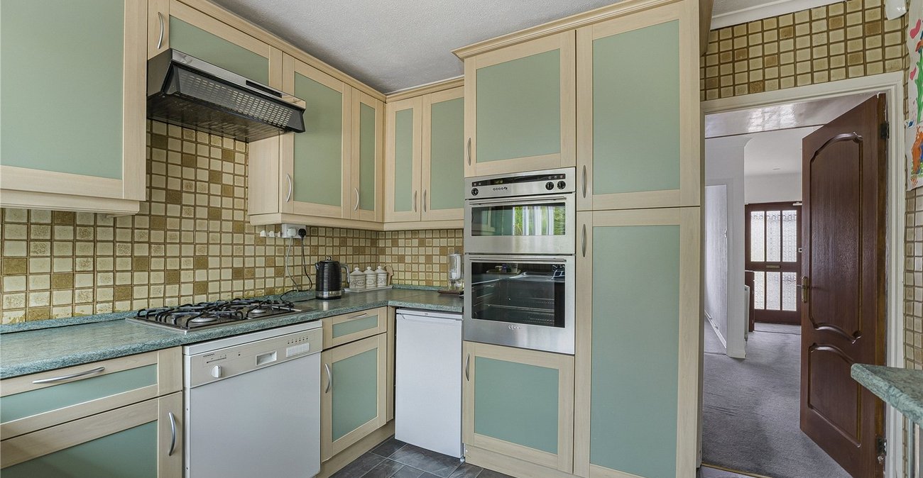 3 bedroom bungalow for sale in Dartford | Robinson Jackson
